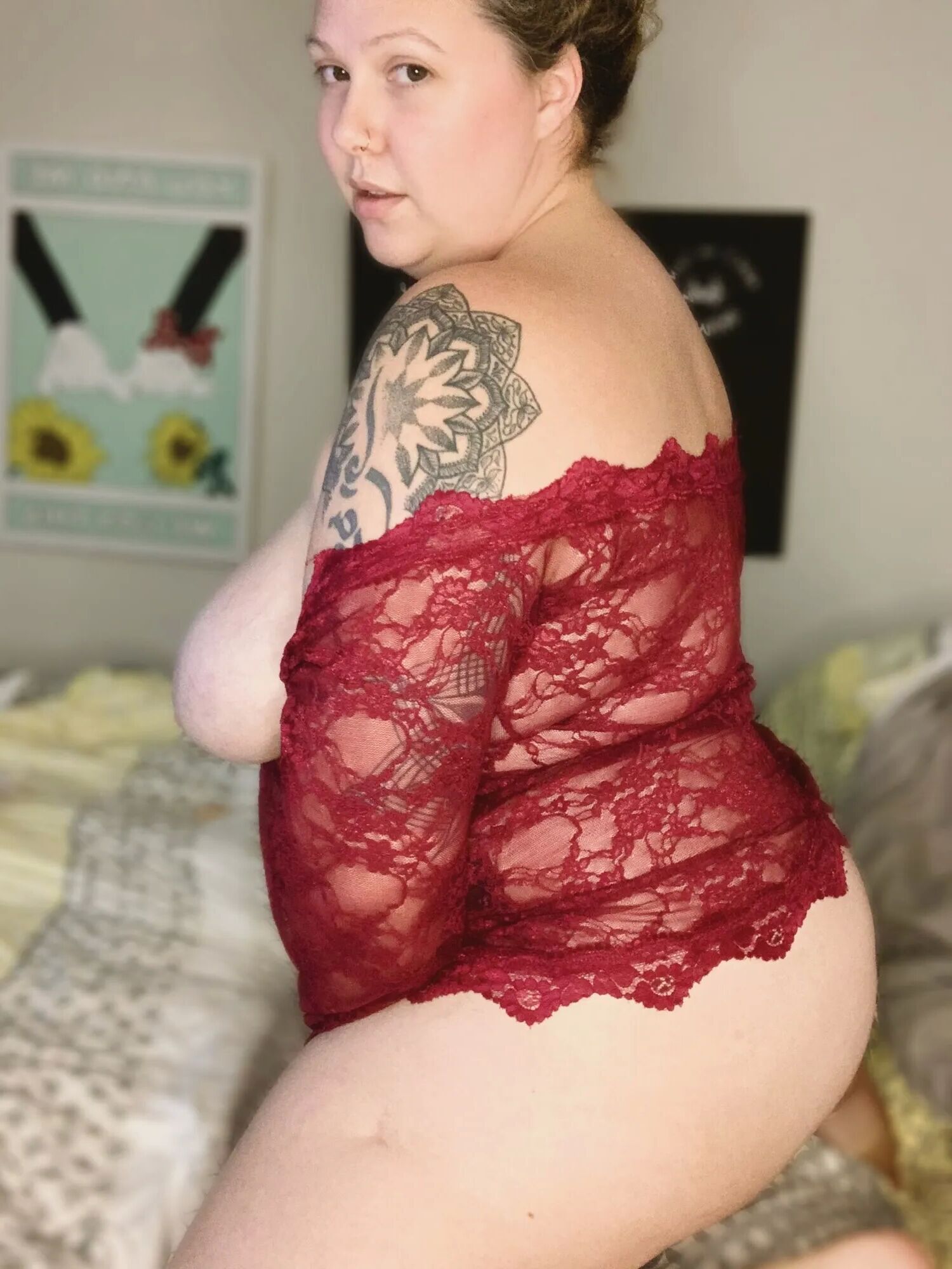 Ink and lace (and milky tits and ass) - 5 Pics