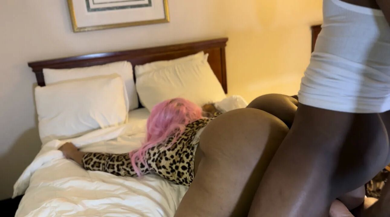 Step sister ass getting big - 8 Pics