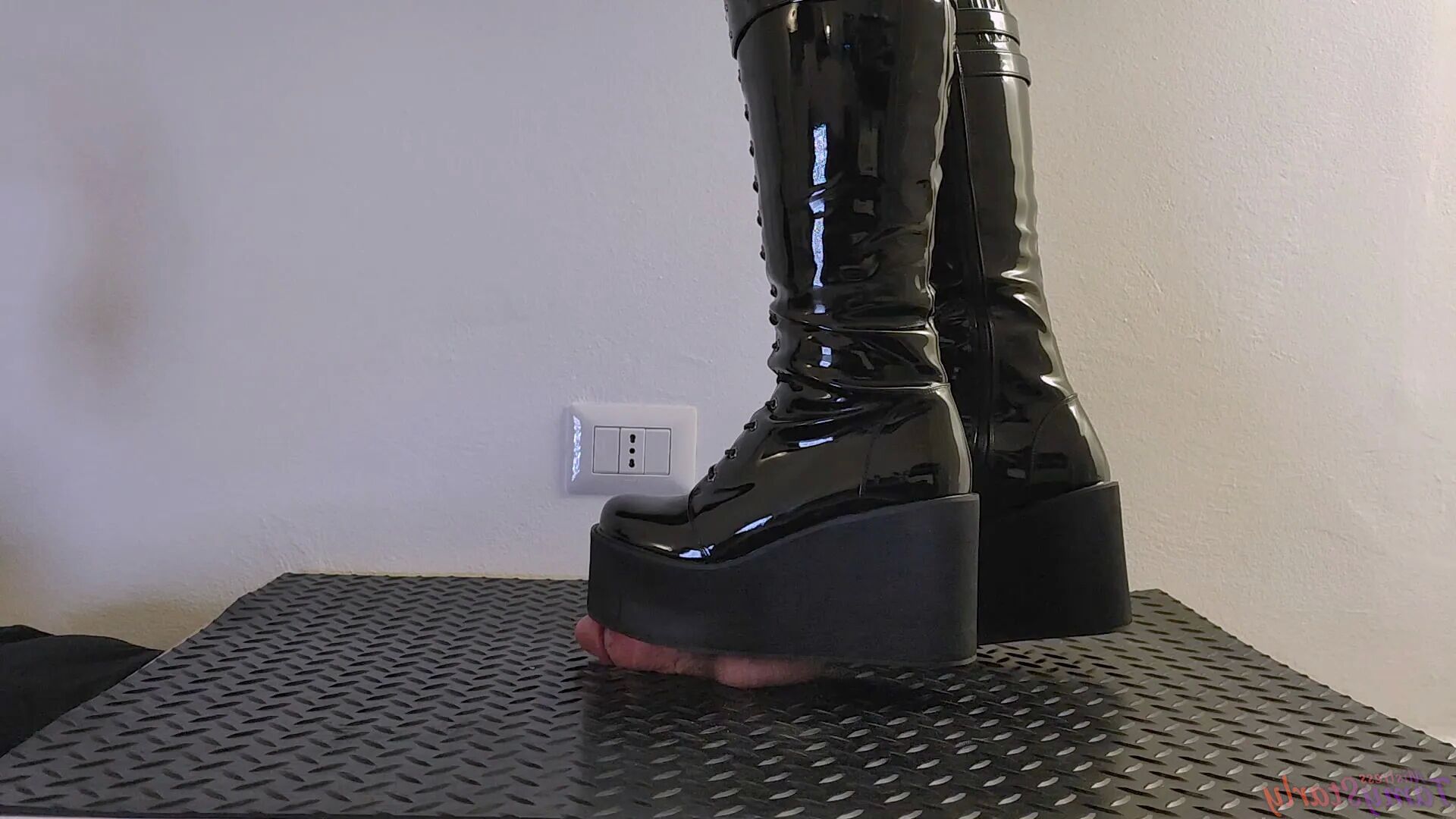 Painful Mistress Session in Heavy Chunky Platform Black CBT - 10 Pics