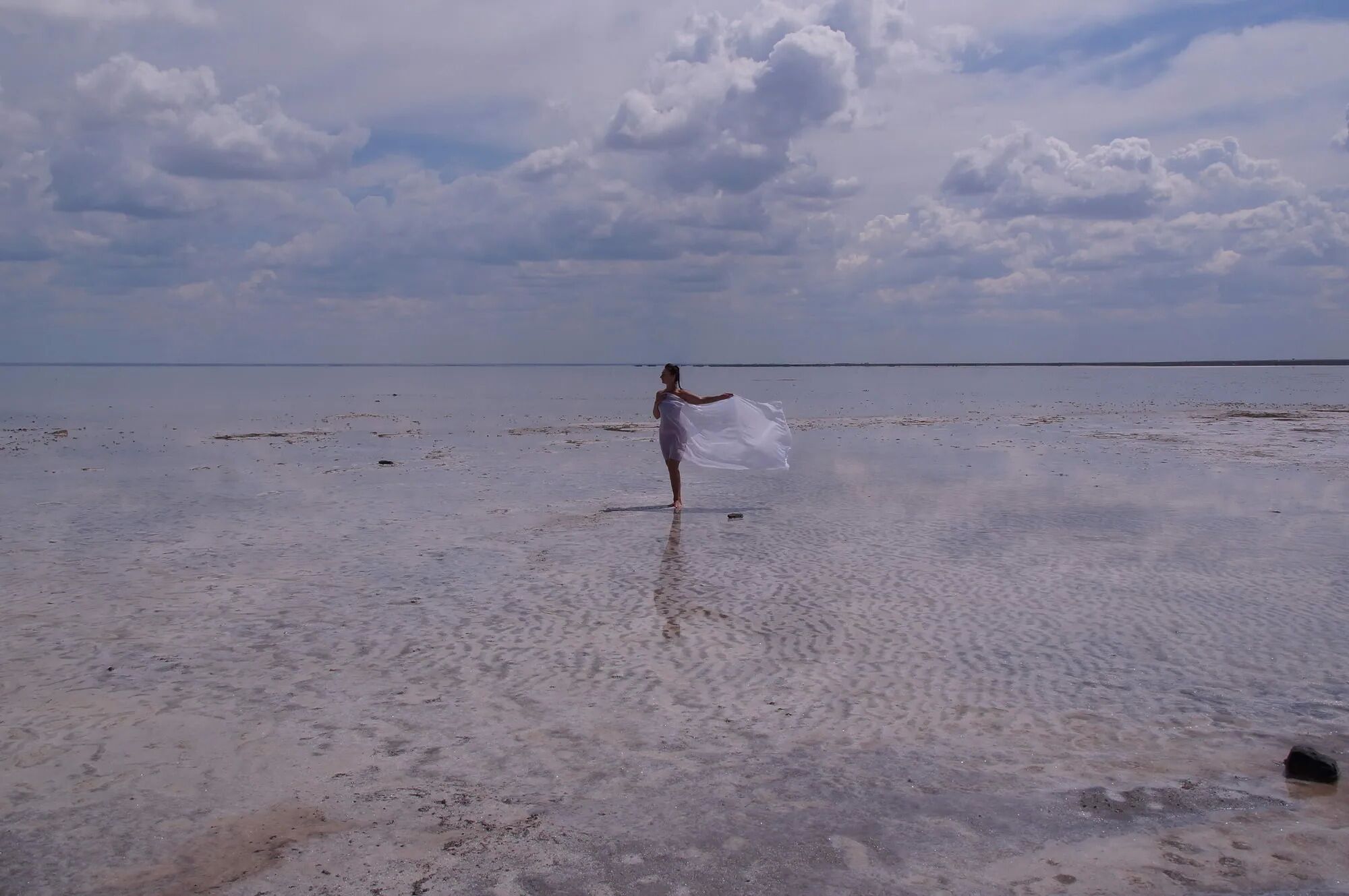 Whiter Shawl on Elton saltlake - 65 Pics