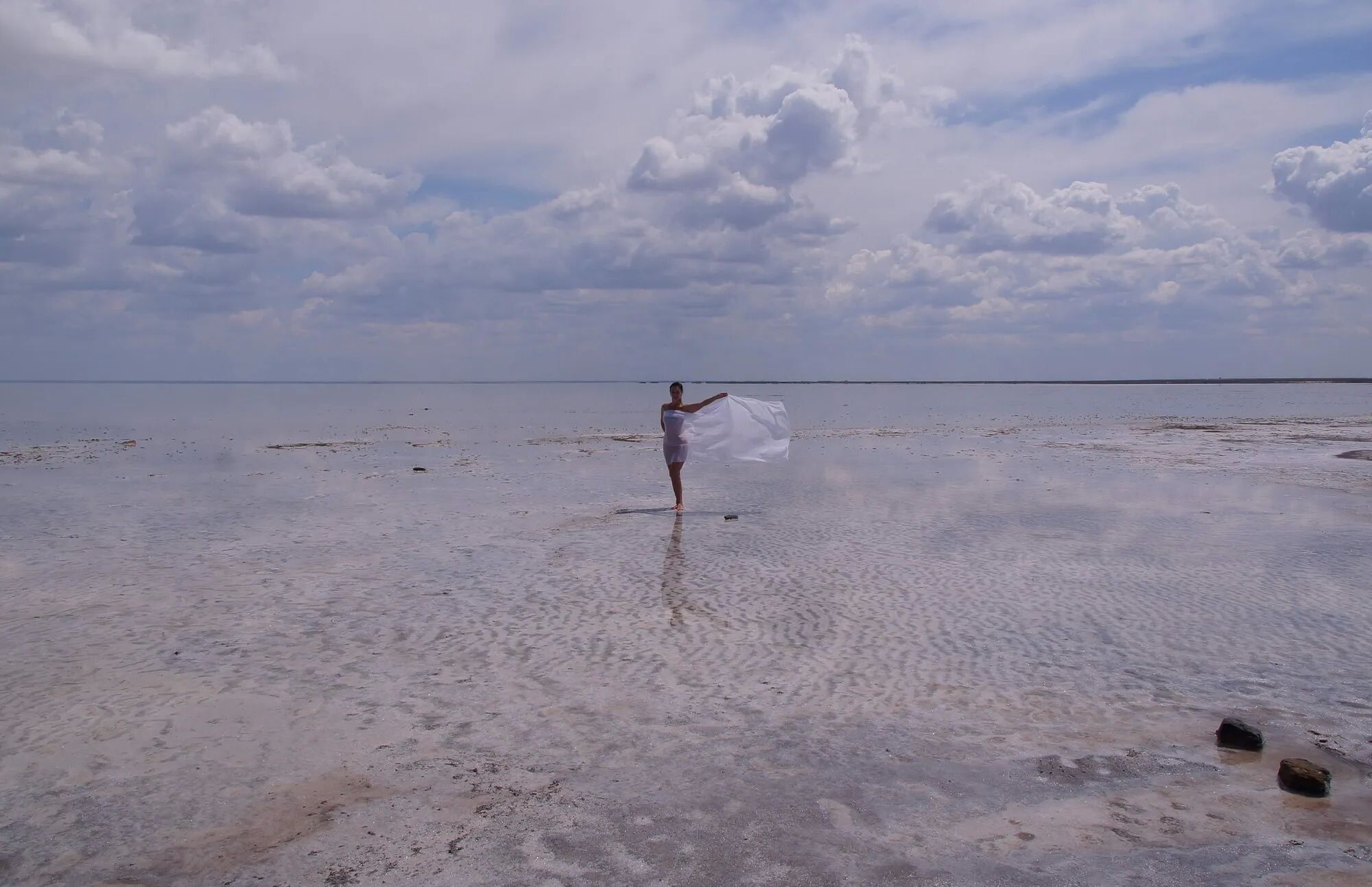 Whiter Shawl on Elton saltlake - 65 Pics