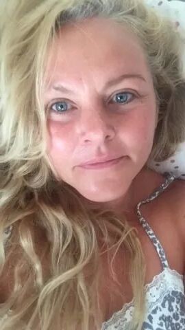British Mature Kitty Queen and her Blue Eyes, chubby MILF - 7 Pics