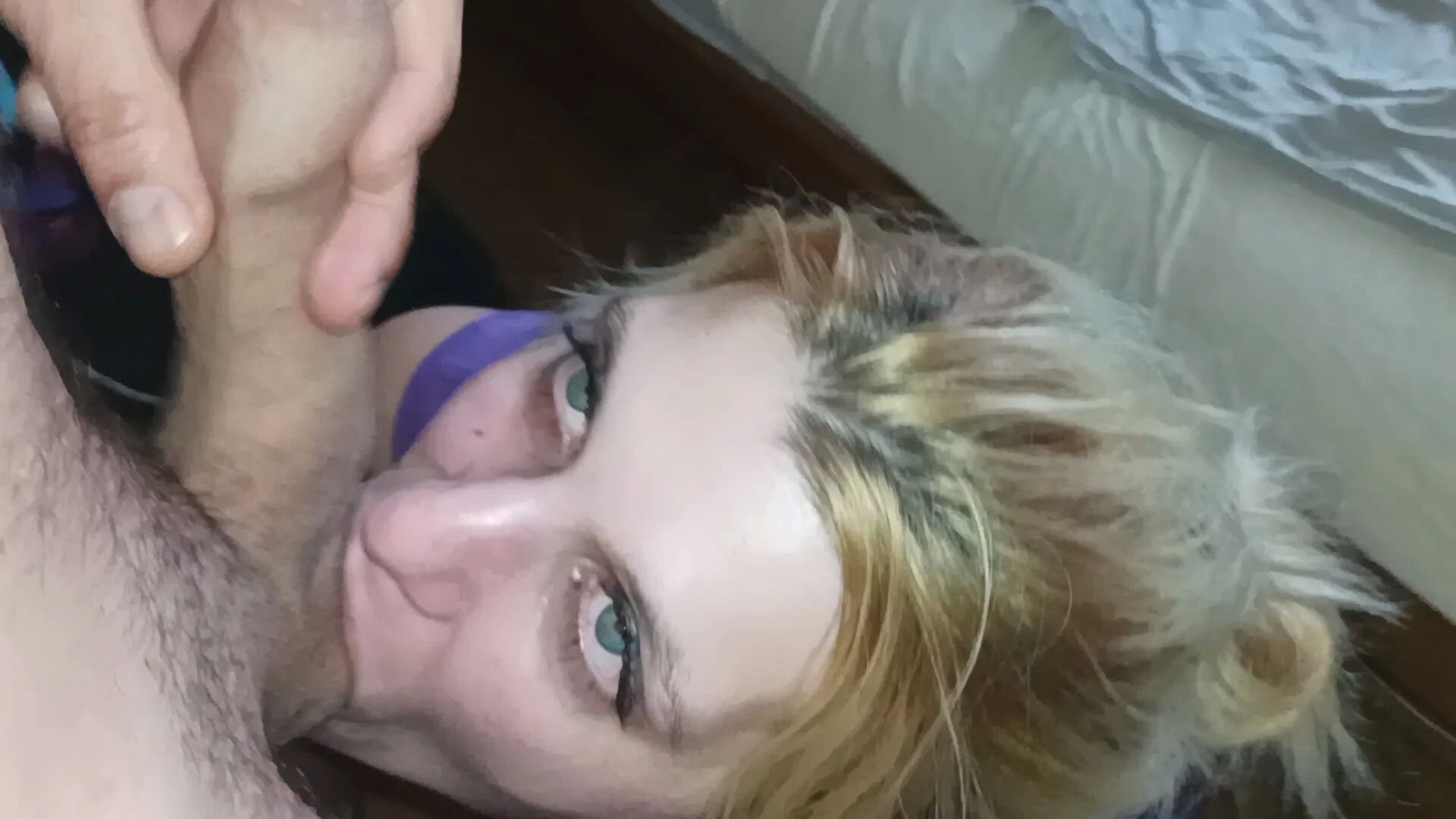 Submissive MILF Slut Sucking and Fucking - 32 Pics