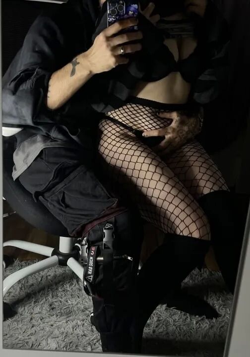Slut pix - 27 Pics