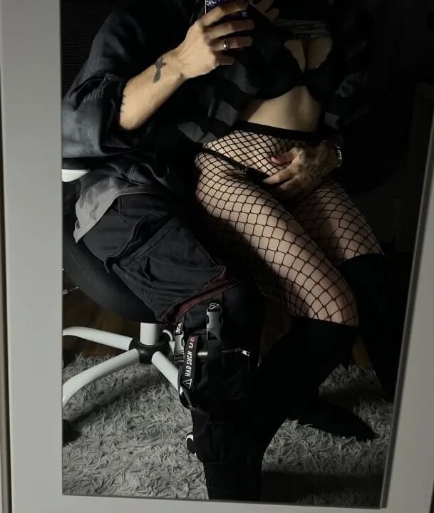 Slut pix - 27 Pics