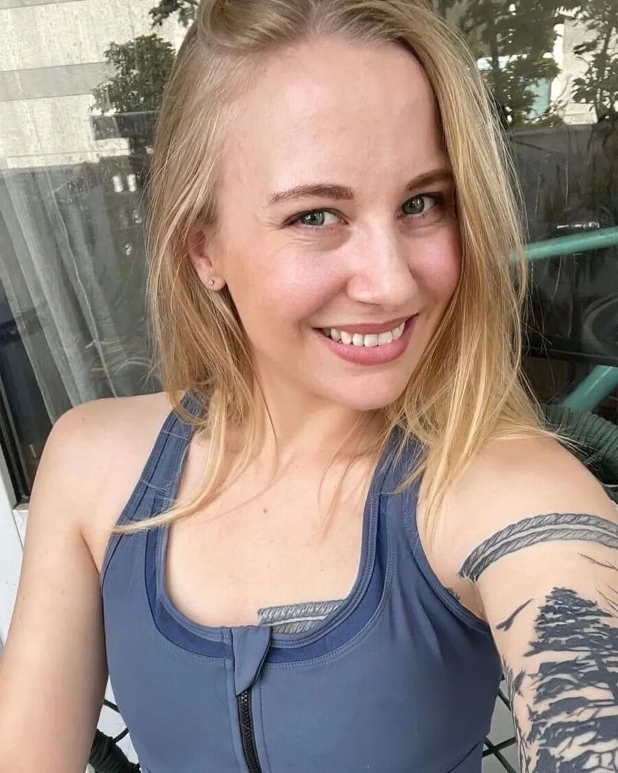 Marie Hardon - this is me - 5 Pics