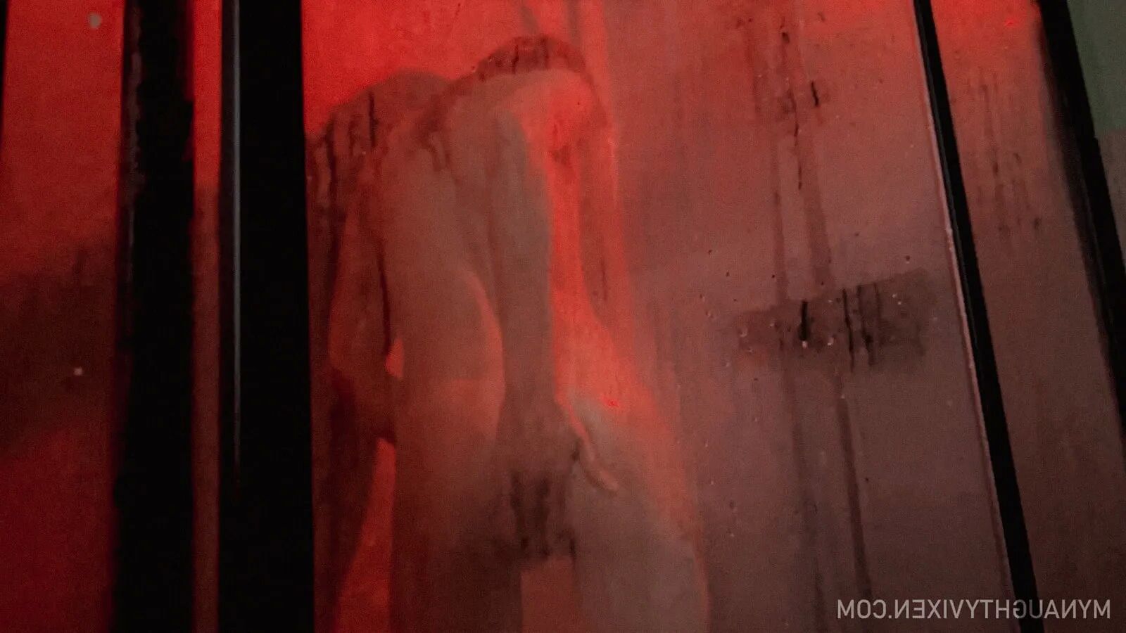 Funny blowjob in the shower - 18 Pics