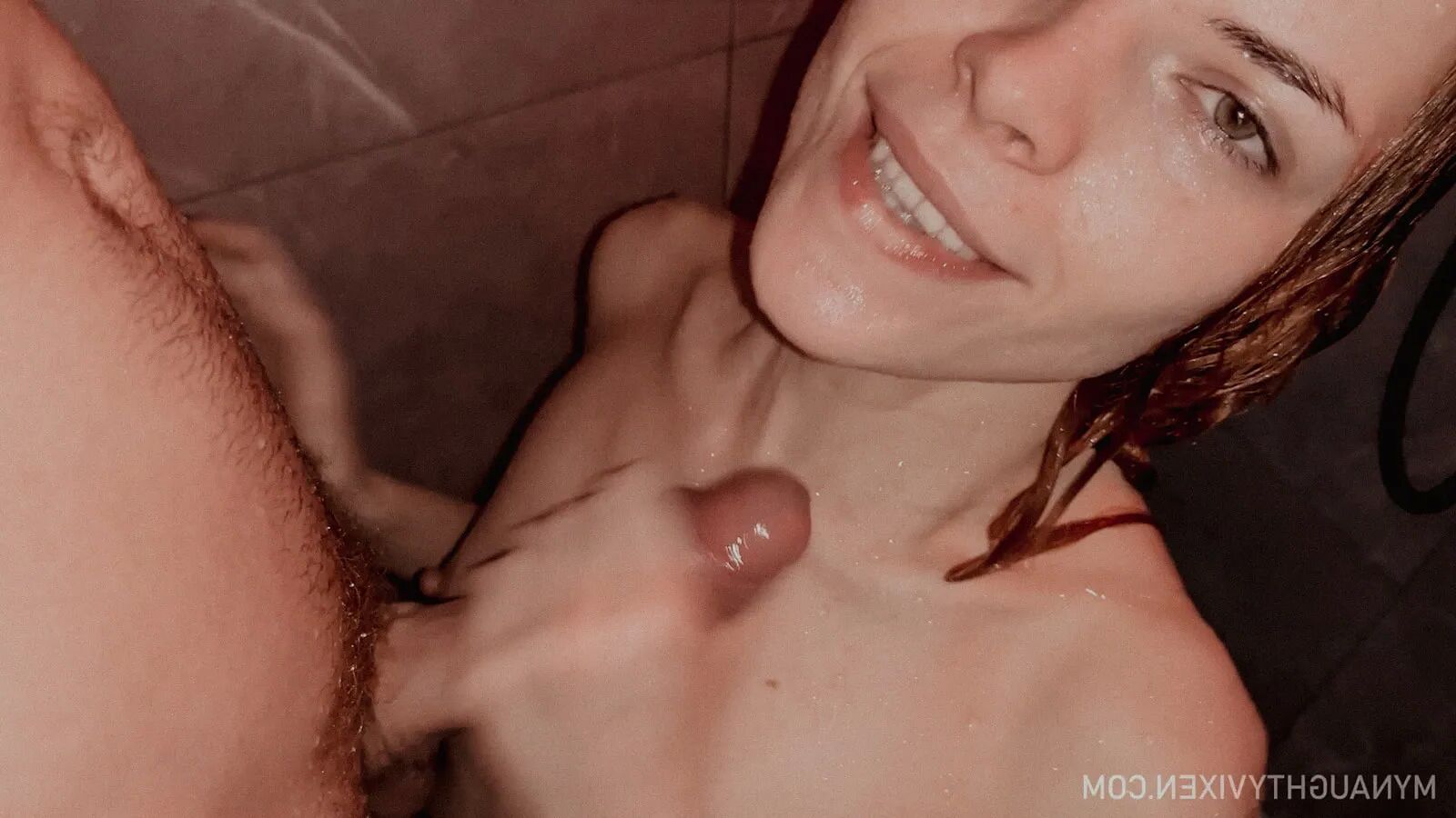 Funny blowjob in the shower - 18 Pics