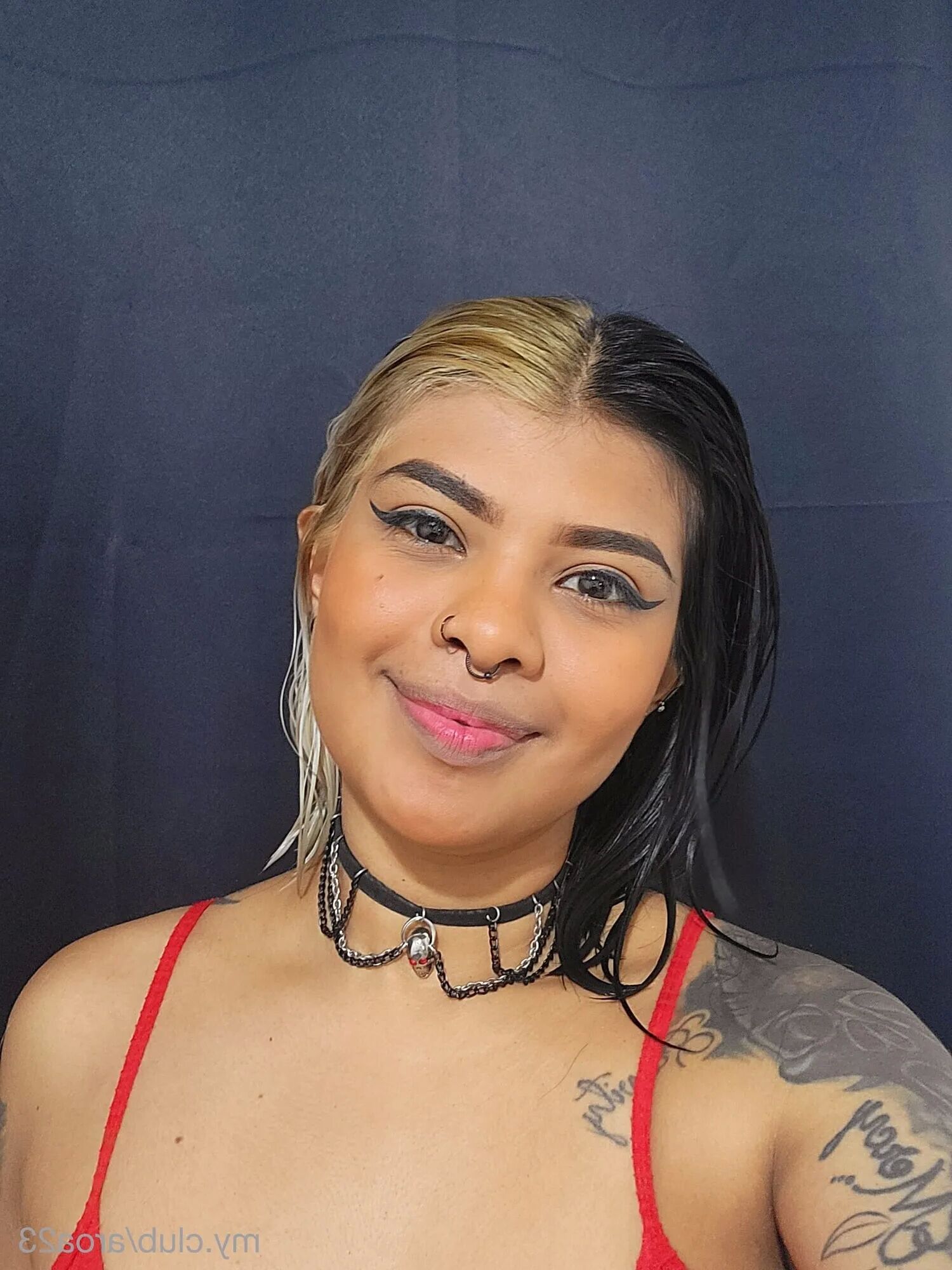 Hi I'm aroa Free Photos - 7 Pics