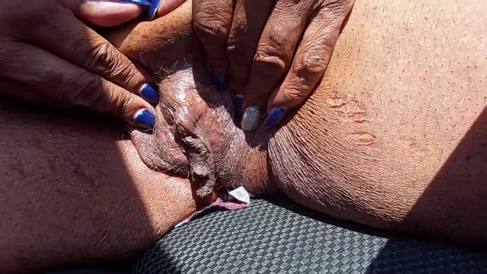 Pussy Play In Public - 13 Pics