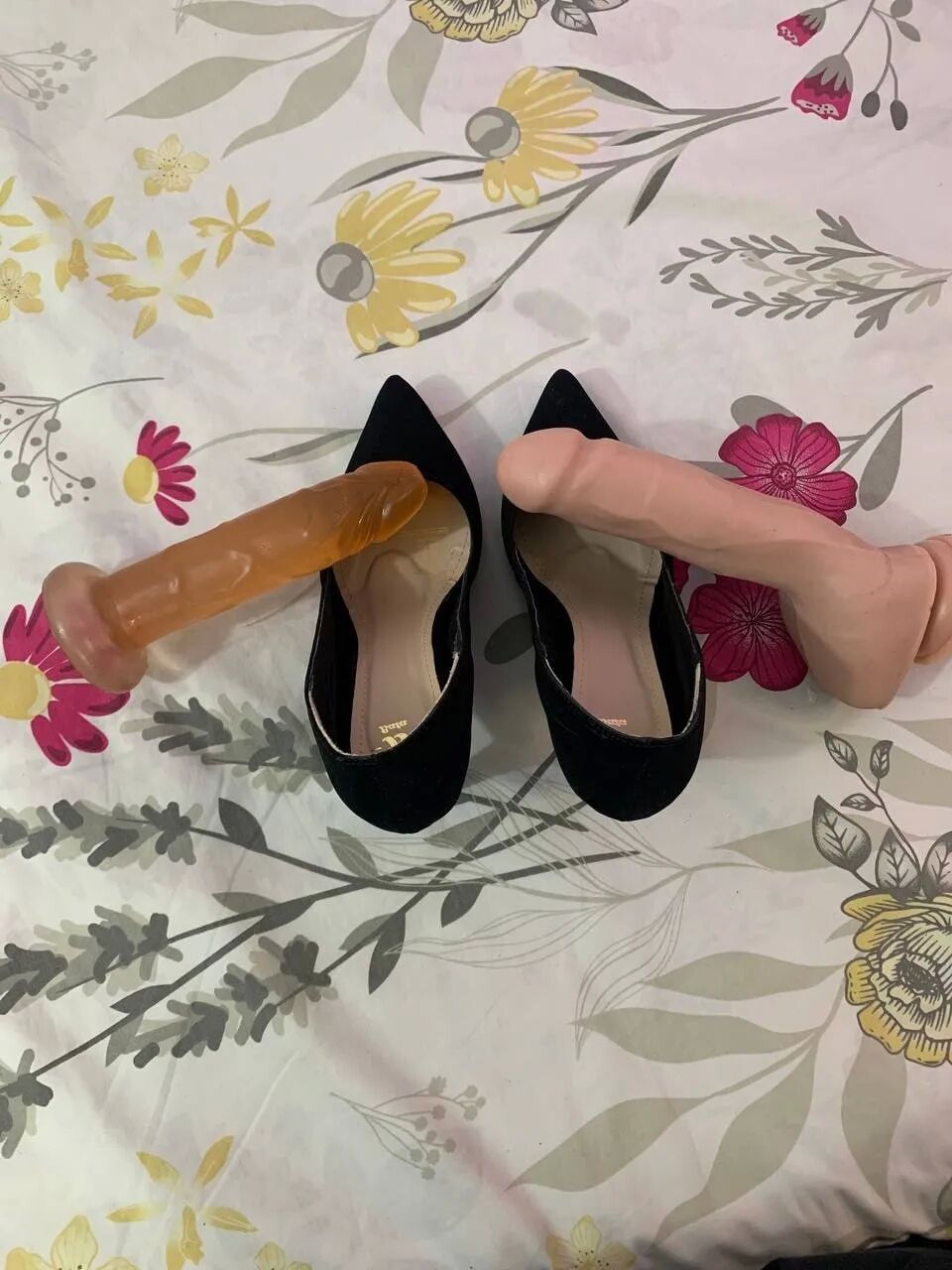 Tacones and Dildo for you baby - 10 Pics