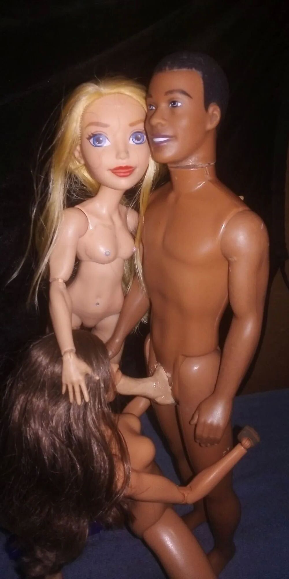 Barbies enjoying with Brewster - 16 Pics