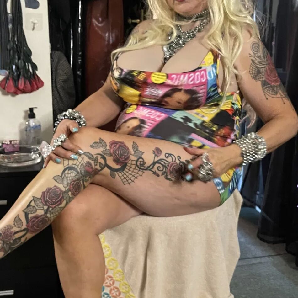 20 Pics SEXY BIG TITS SHIRLEY 2