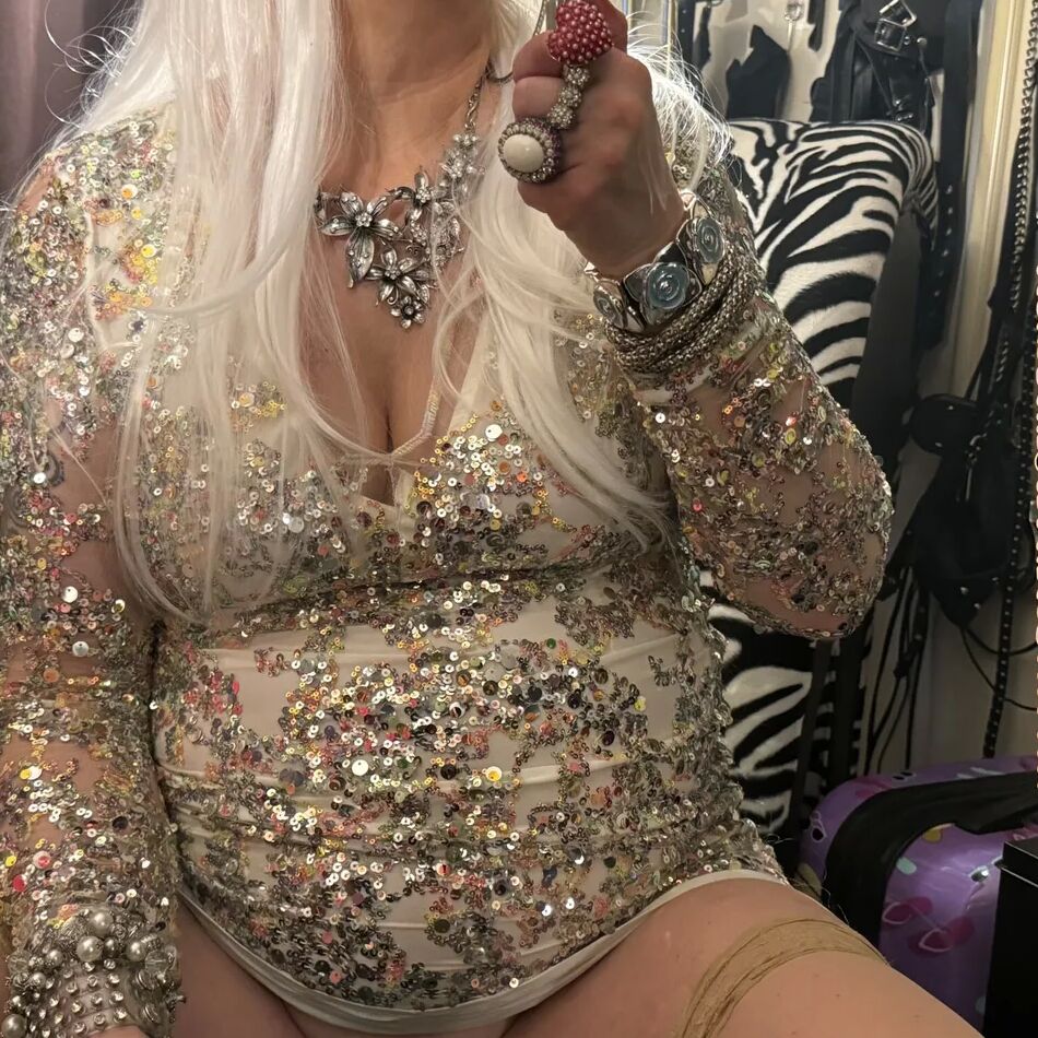 20 Pics SHAMELESS SLUT SHIRLEY