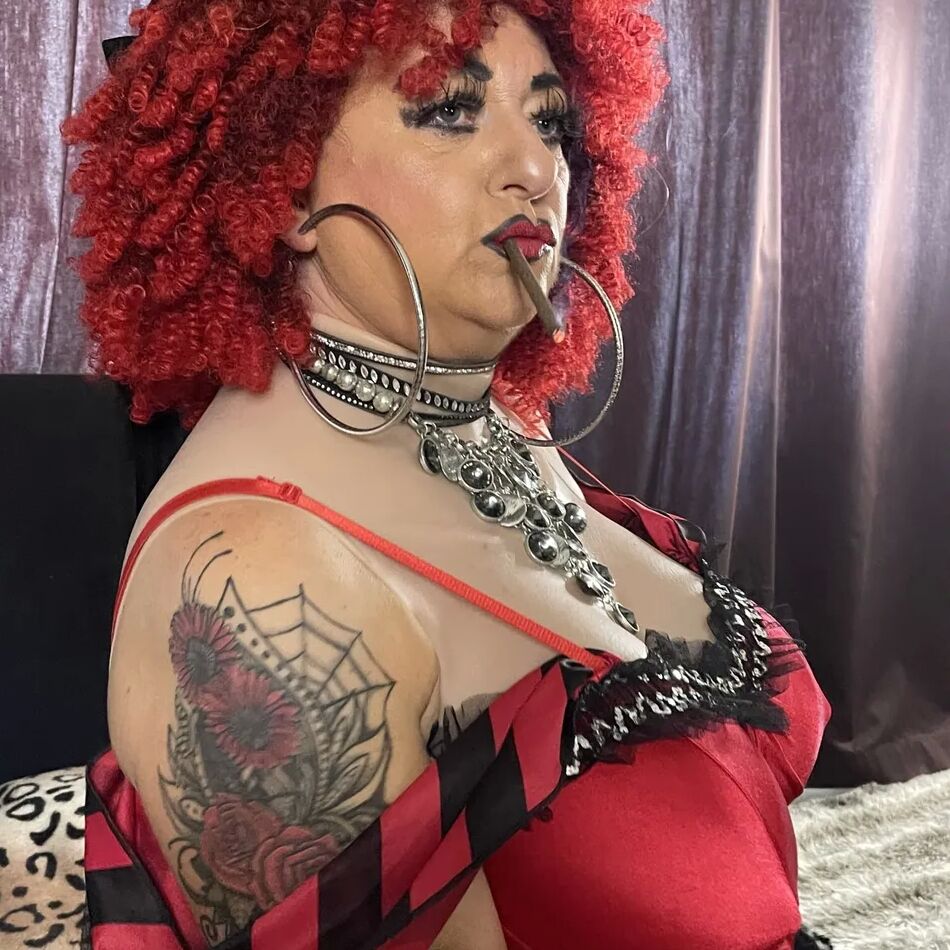 20 Pics THE MOTHER AND WHORE 2