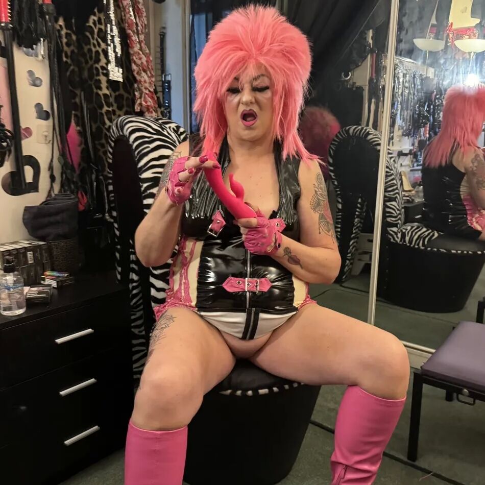 20 Pics SHIRLEY SLUT TRAMP 2023