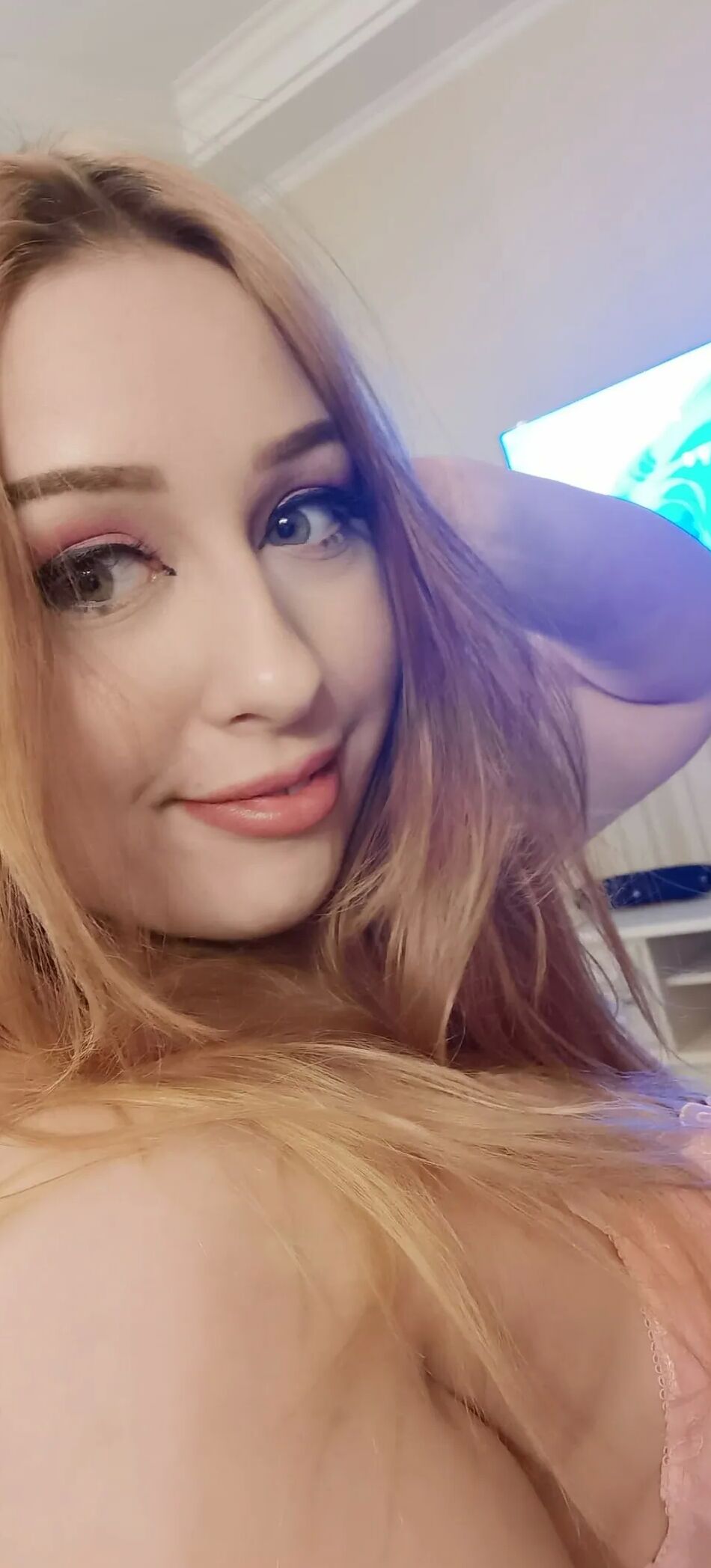16 Pics Selfies