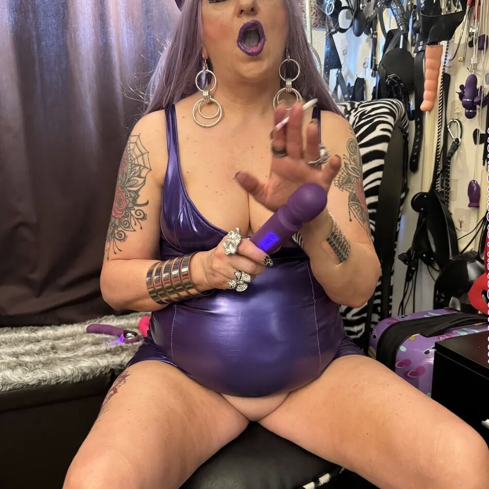 20 Pics MY WIFE IS A HORNY SLUT