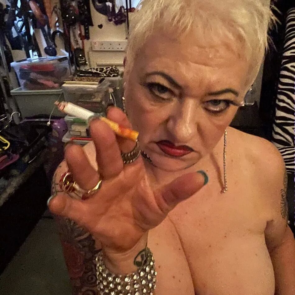 20 Pics STEP MOM SHIRLEY CRAVES YOUNG COCK
