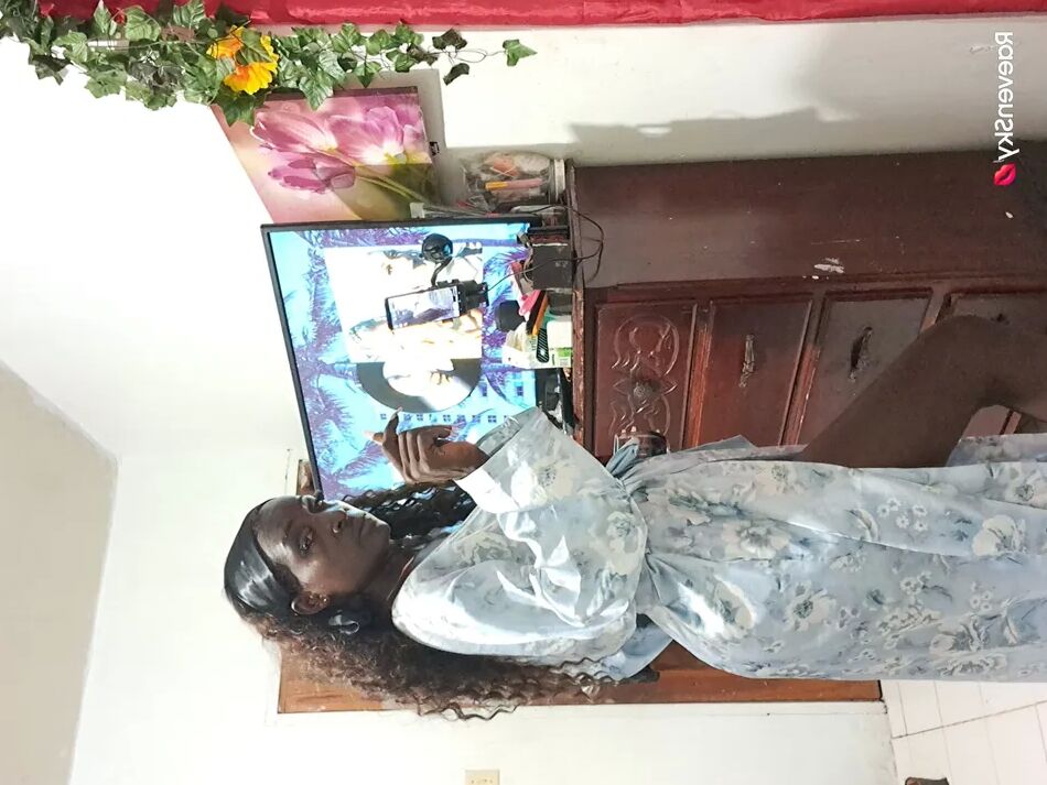 20 Pics Lil Chocolate Cover Raeven Sky