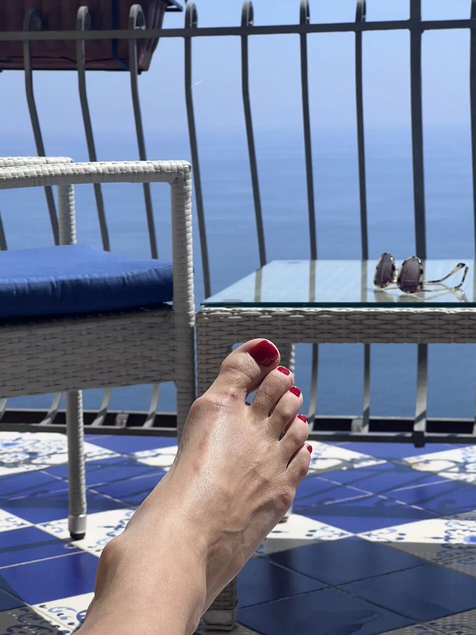 17 Pics foot fetish