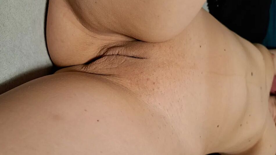 20 Pics Leave me a comment on the picture that made your dick hard