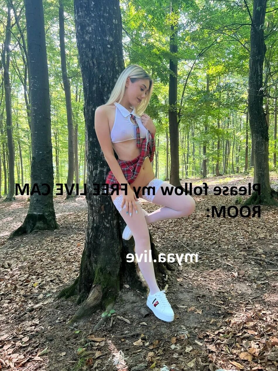 5 Pics in the park dressed in sch girl no panties, white stockings