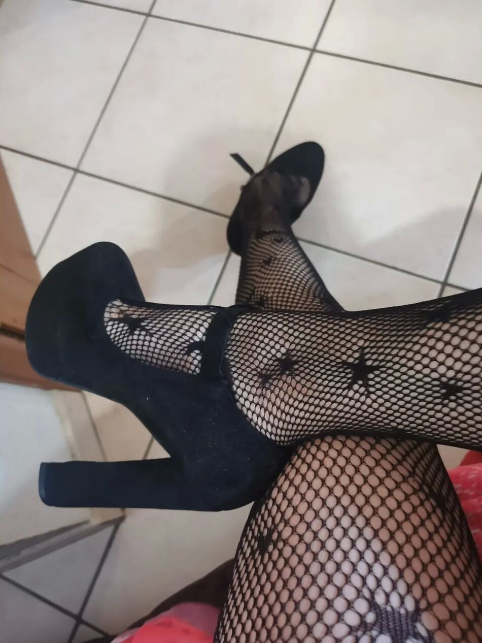 15 Pics My sexy feet