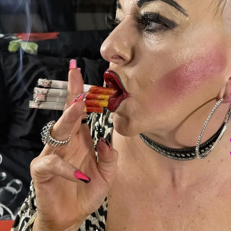 20 Pics SLUT DIARY OF BORED HOUSWWIFE