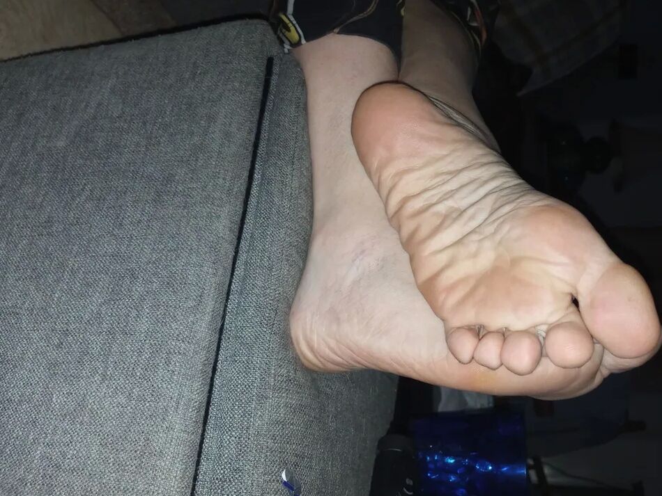 15 Pics Her Feet