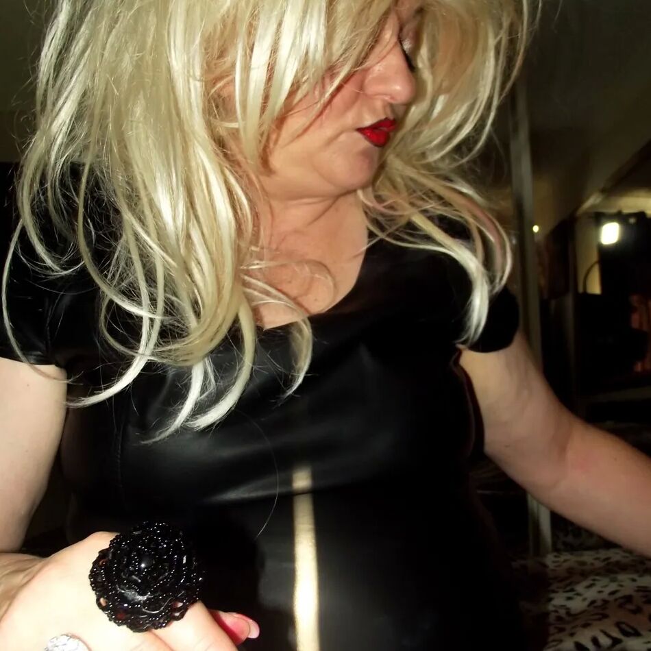 20 Pics SHIRLEY SLUT 782