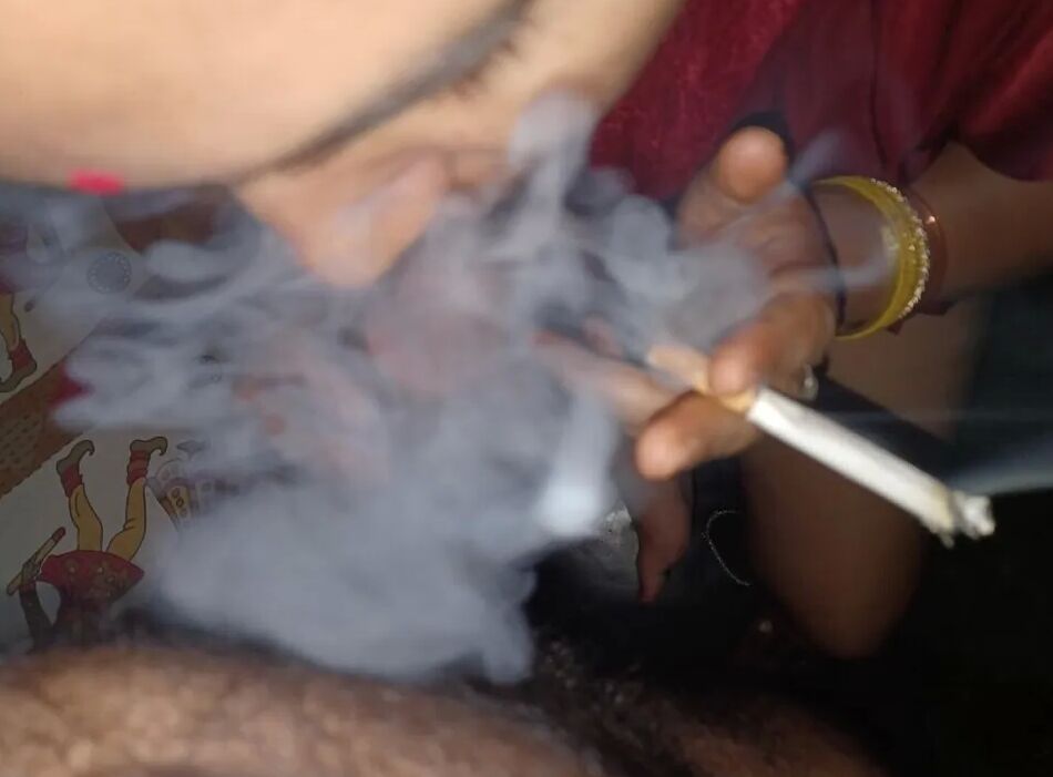 7 Pics Sonali bhabhi k sath party