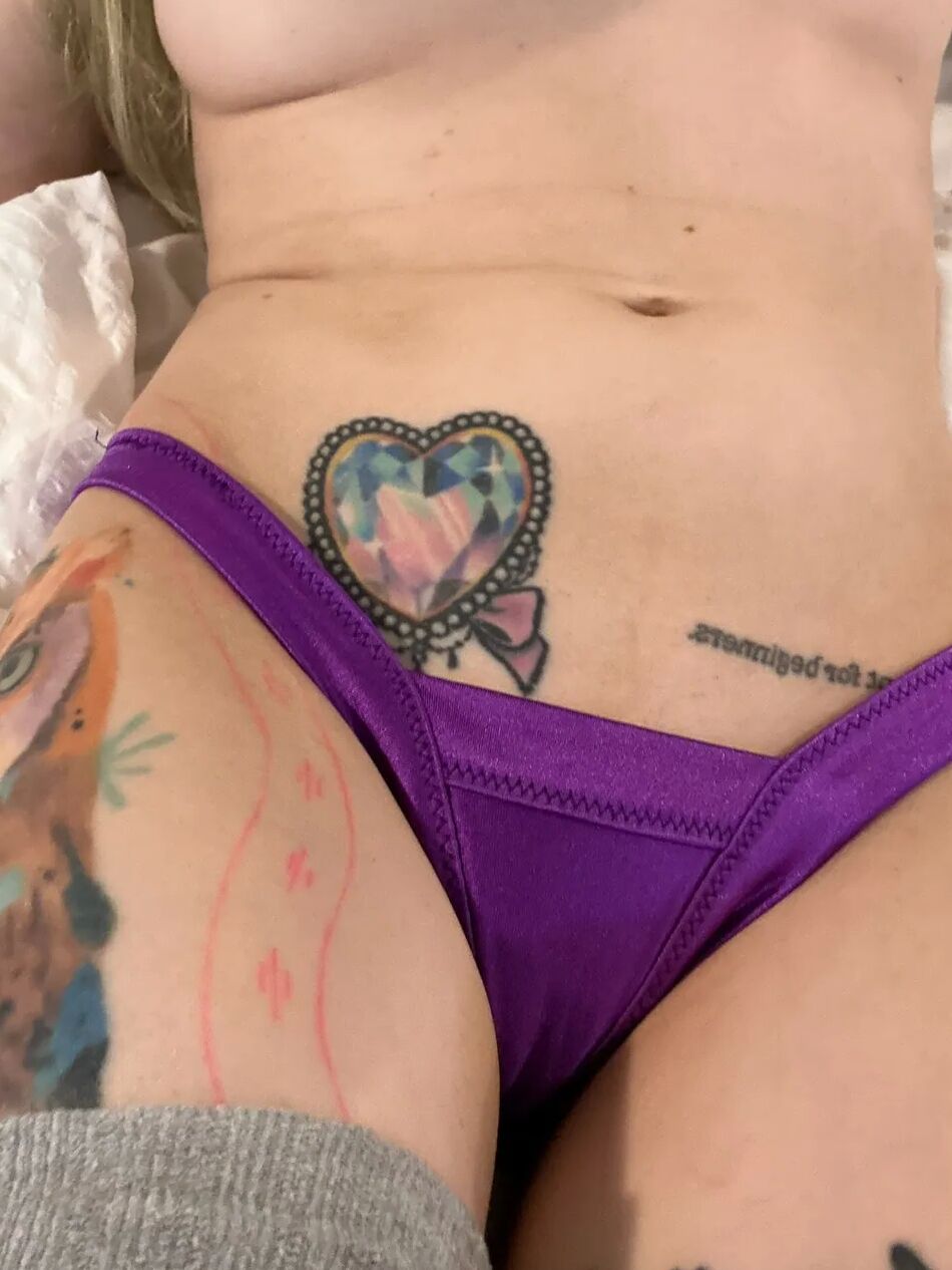 20 Pics Slut in Choker