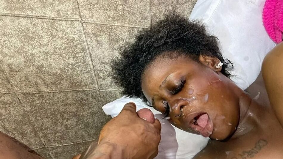 20 Pics Threesome with two big dicks