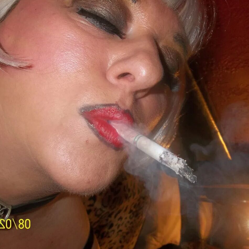20 Pics SHIRLEY SLUT 688