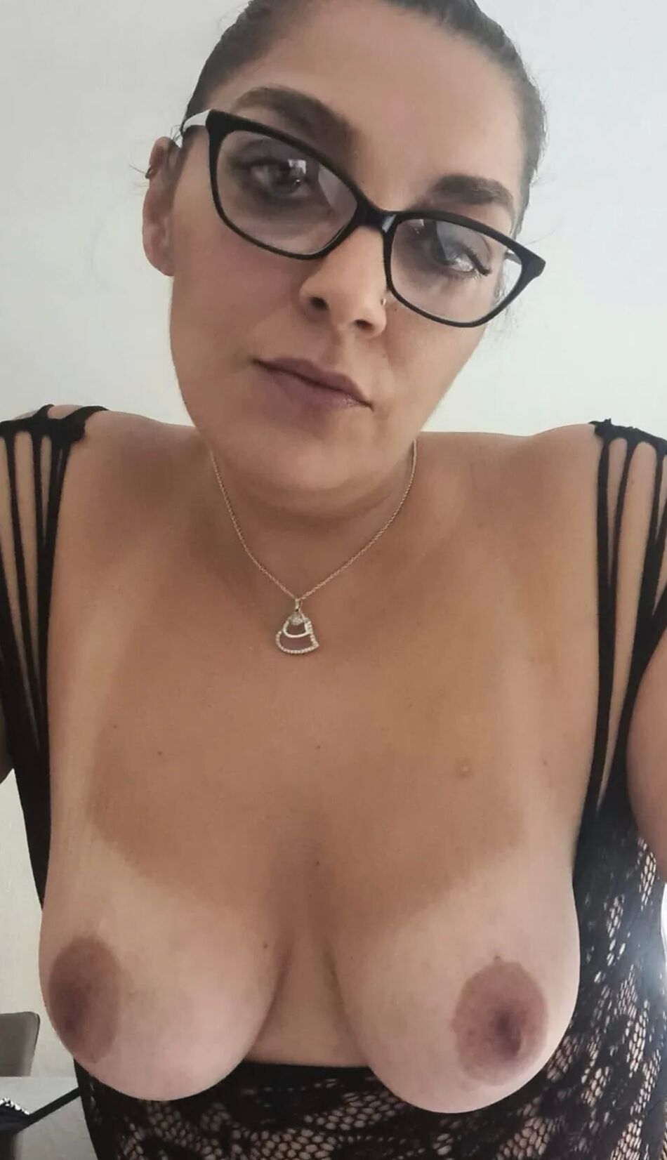 6 Pics Cum Slut Gangbang Milf Bitch Eva Fishnets Glasses