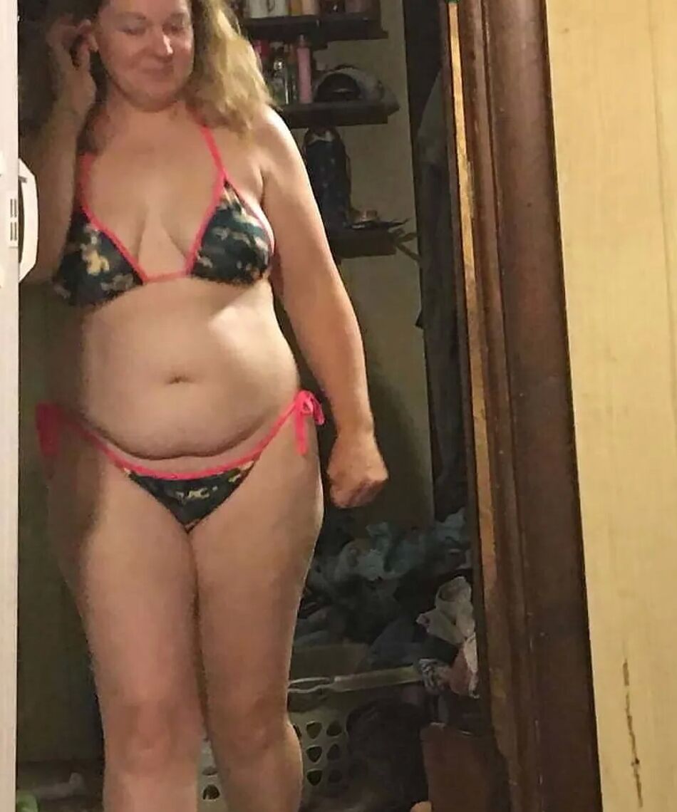 20 Pics Trying to be sexy