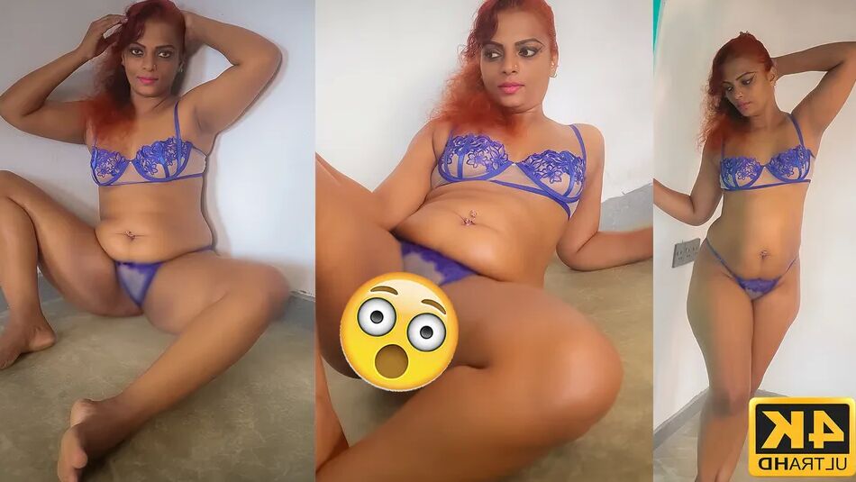 8 Pics Blue Queen
