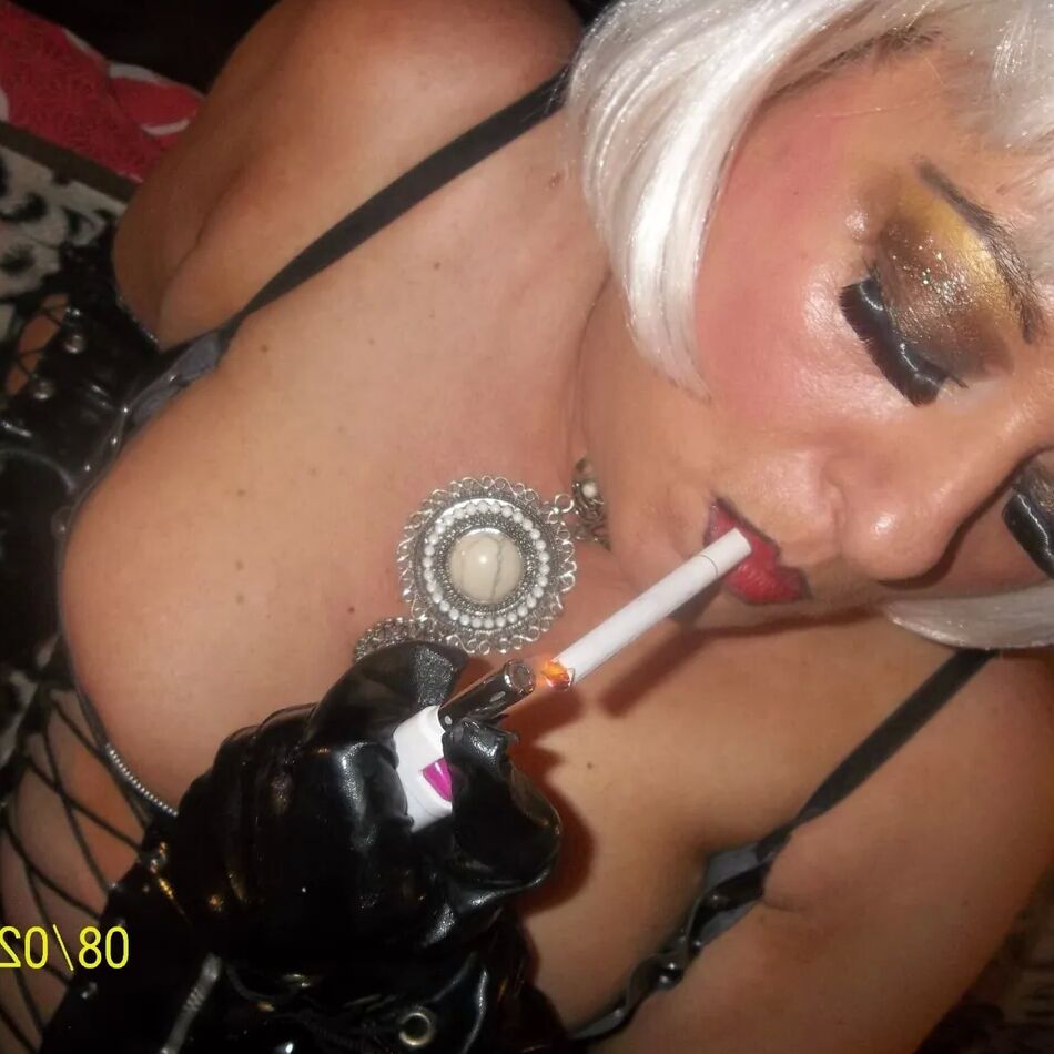 20 Pics SHIRLEY SLUT 688