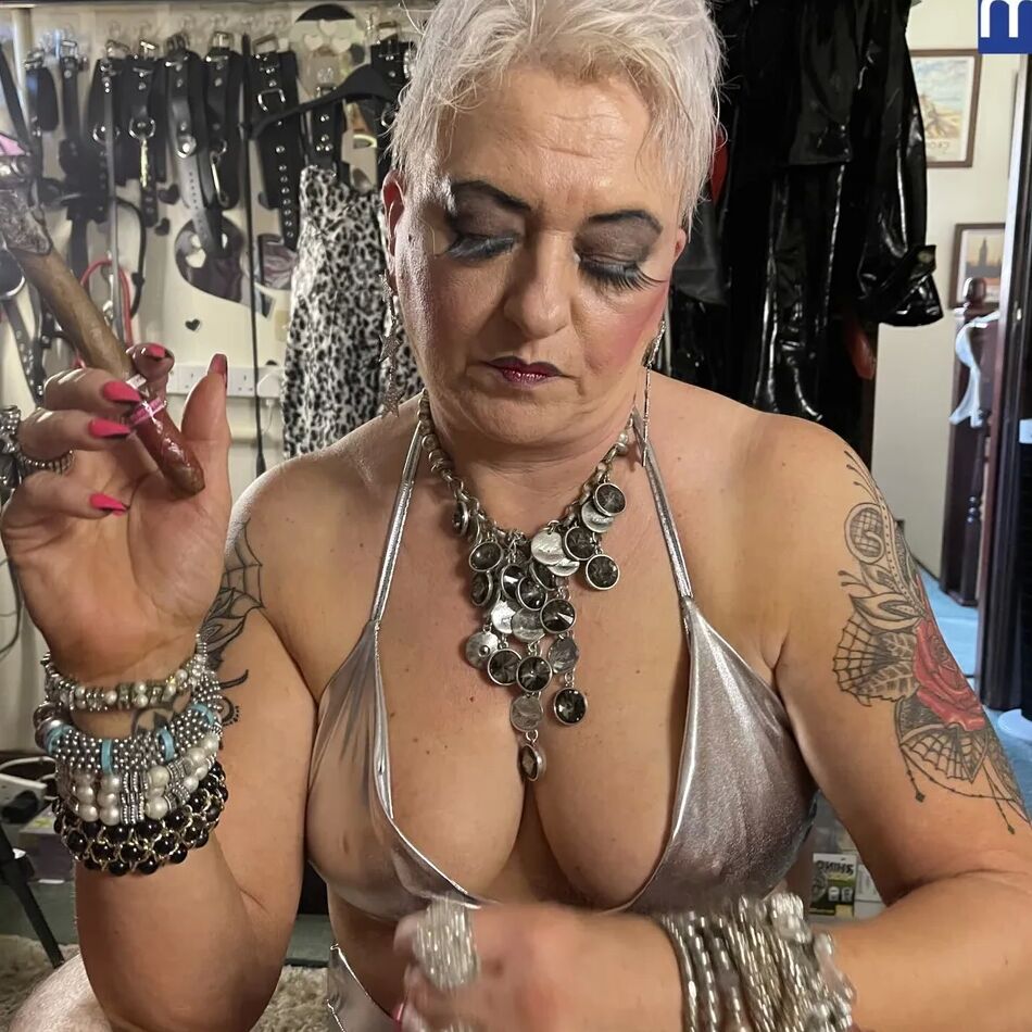 20 Pics SHIRLEY I LOVE CUM