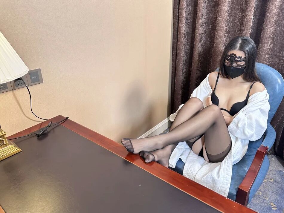 10 Pics Black stockings at office