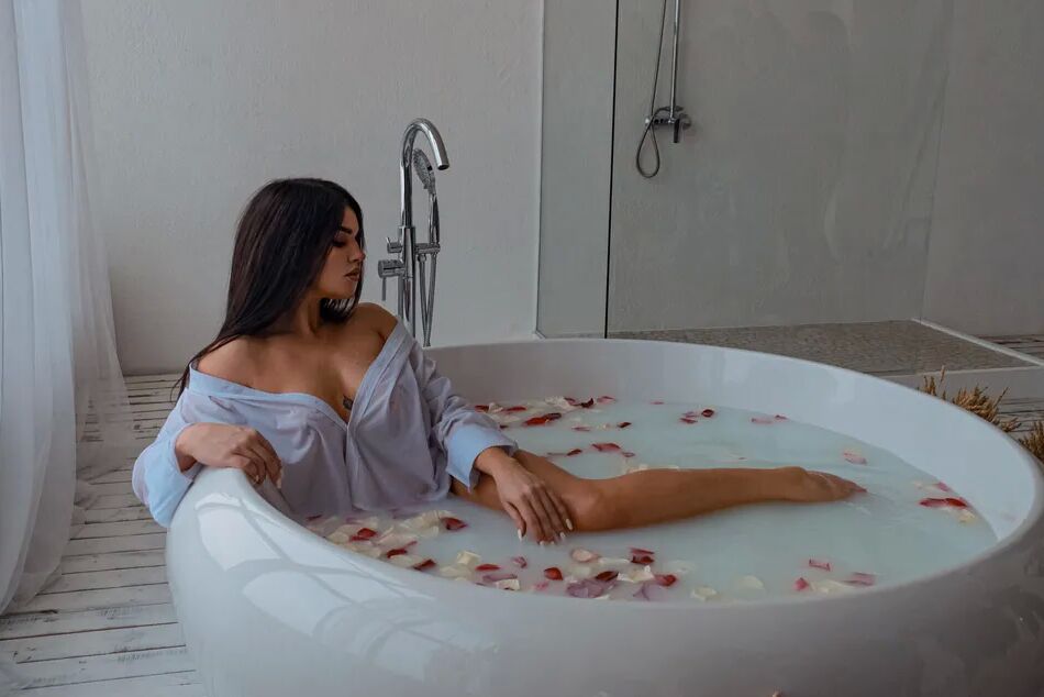 5 Pics So hot