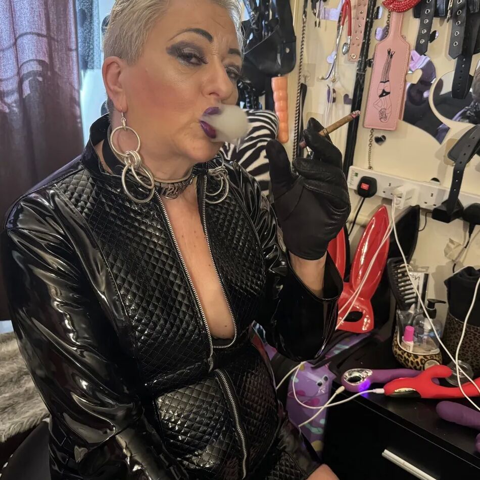 20 Pics SHIRLEY MISS DOMINATRIX