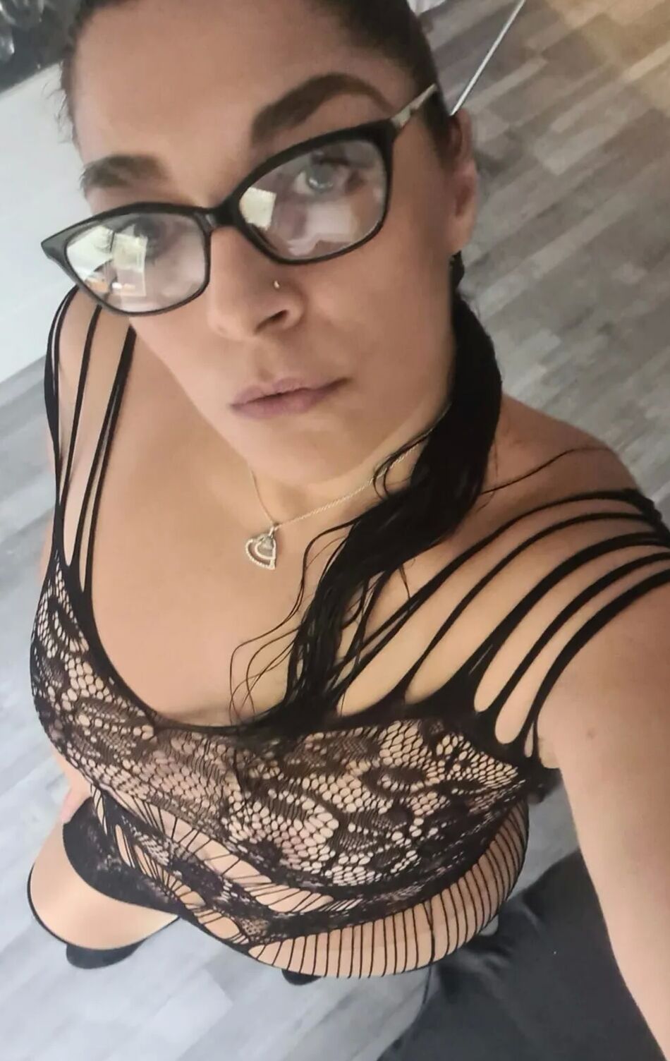 6 Pics Cum Slut Gangbang Milf Bitch Eva Fishnets Glasses