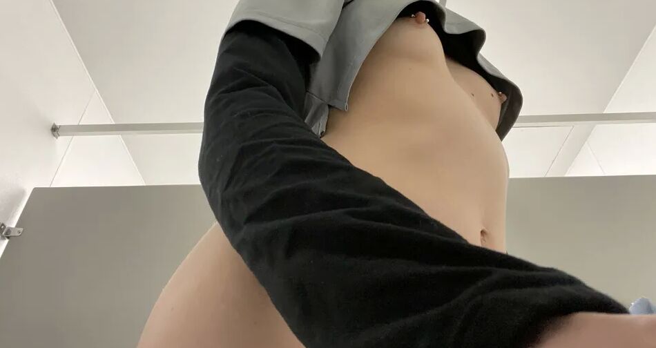 20 Pics miscellaneous sluttery