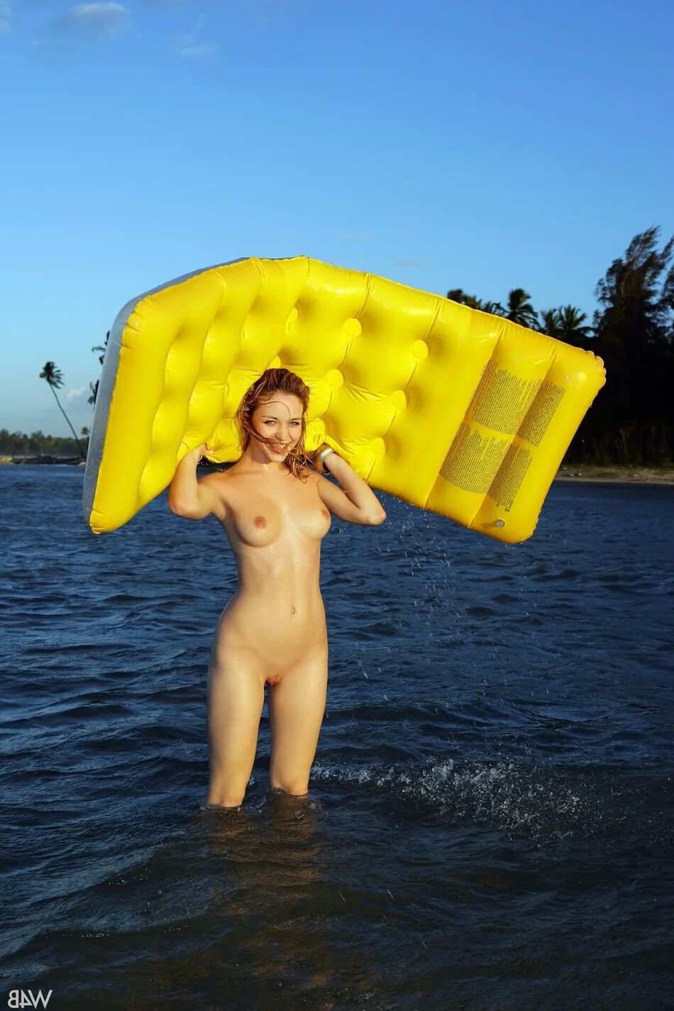 9 Pics Alissa White Fun