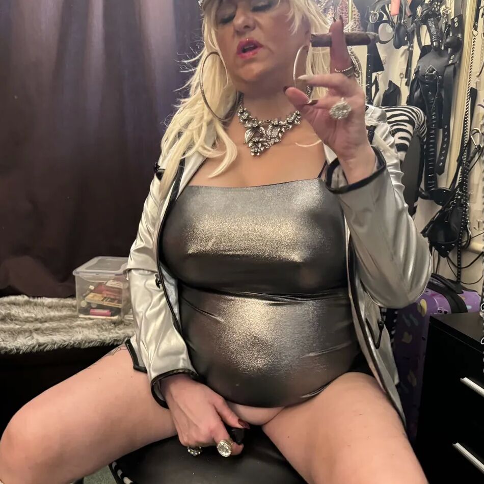 20 Pics SLUTTY MOM SHIRLEY 2