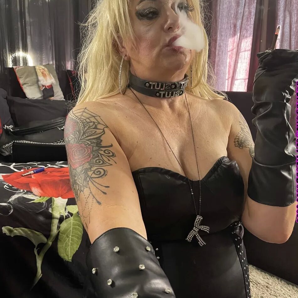 20 Pics I LOVE SMOKING 5 PLAYING  WITH MYSELF