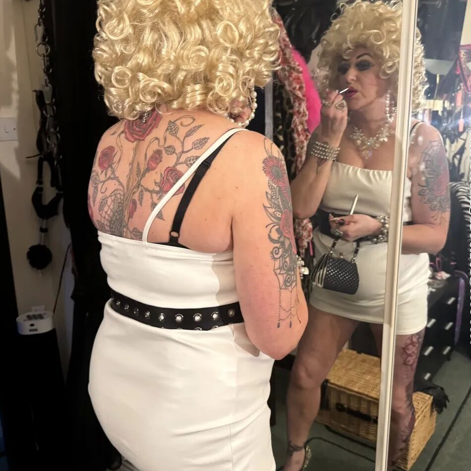 20 Pics MOMS NEEDS SHIRLEY
