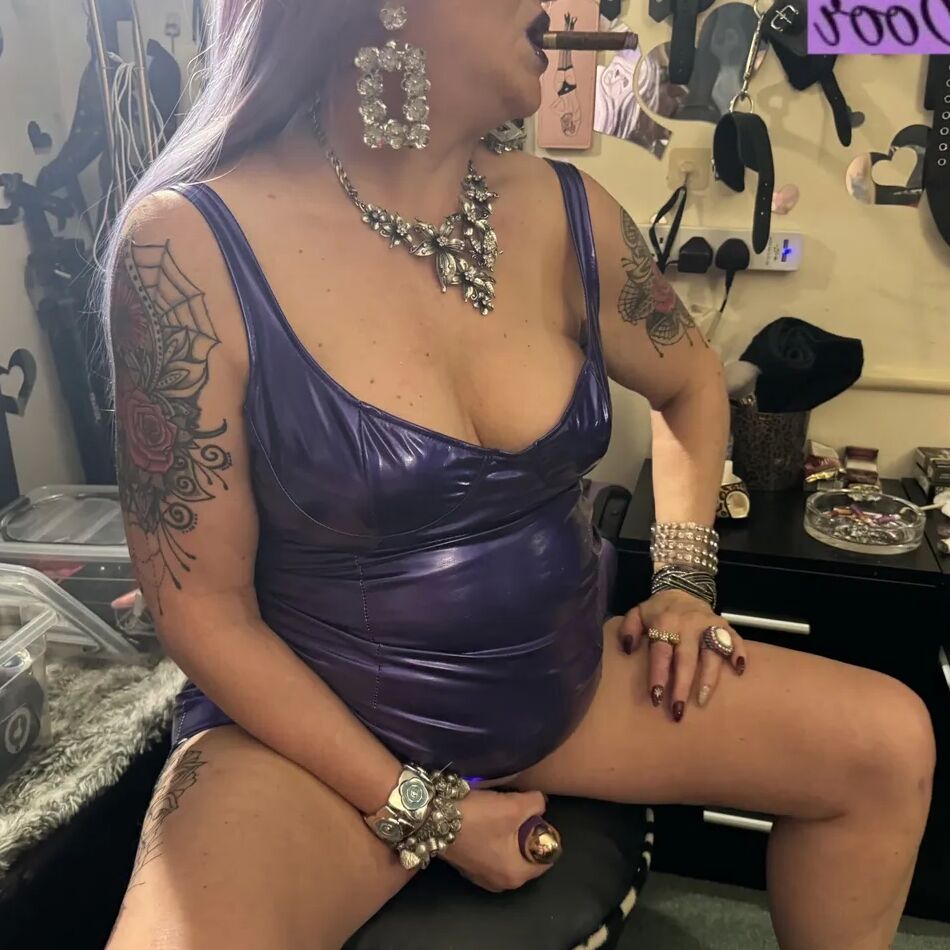 20 Pics SHIRLEY WHORE NEXT DOOR